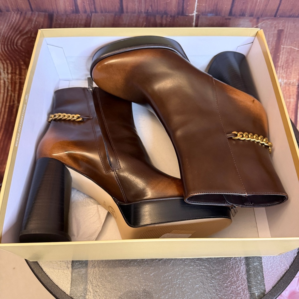 Michael Kors Carlisle Women’s Leather Chain Ankle Boots Platform Chunky Heel 8.5 - Picture 11 of 14